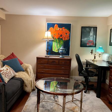Charming 1-Bedroom Basement Close To Dc Pets Allowed Arlington Ngoại thất bức ảnh